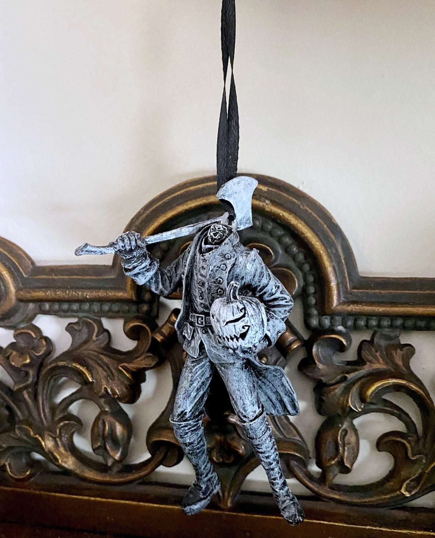 Headless Horseman Ornament, Hand Painted Resin Sculpture | Gothic Legend of Sleepy Hollow Figurine | Dark Art for Spooky Holiday Decor