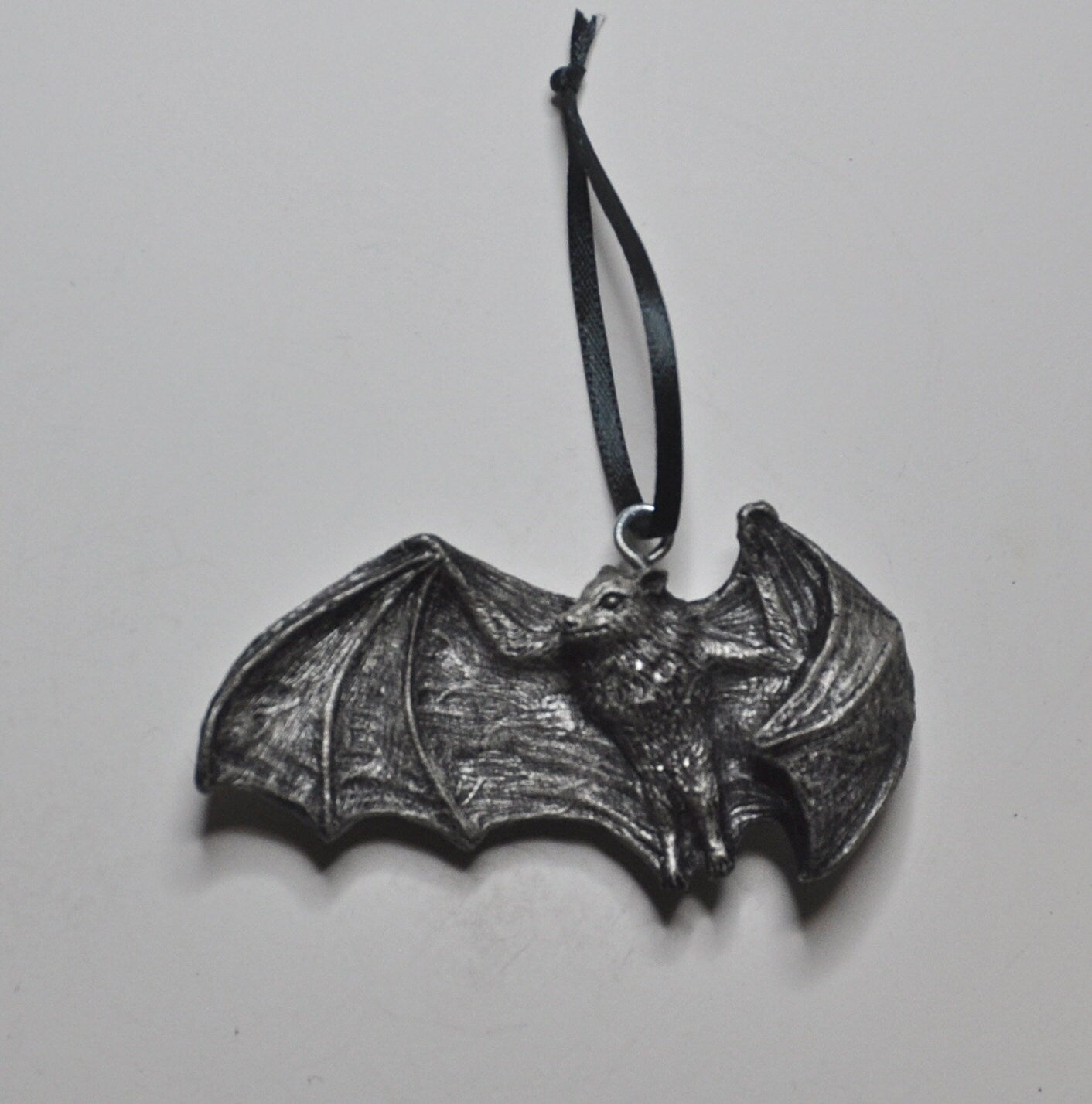Flying Fruit Bat Ornament, Hand Painted Resin Sculpture | Gothic Vampire Bat Figurine | Nature Bat Ornament for Halloween and Gothic Decor