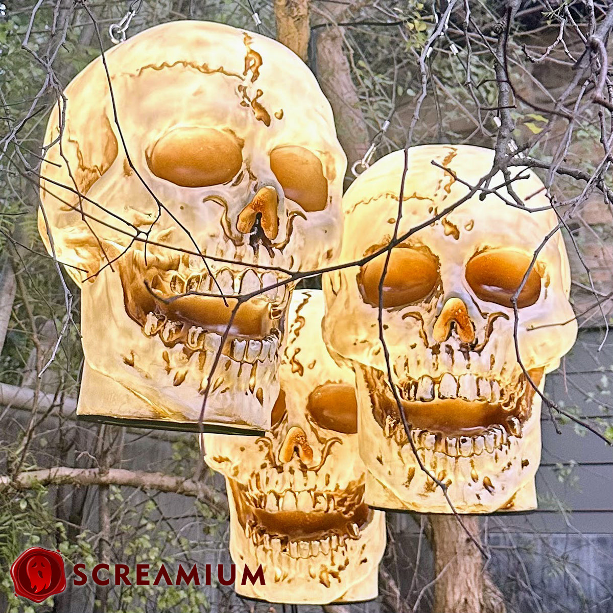 Giant Skull Pendant Lantern Prop 20-Inch-Tall Waterproof Outdoor Halloween Decoration